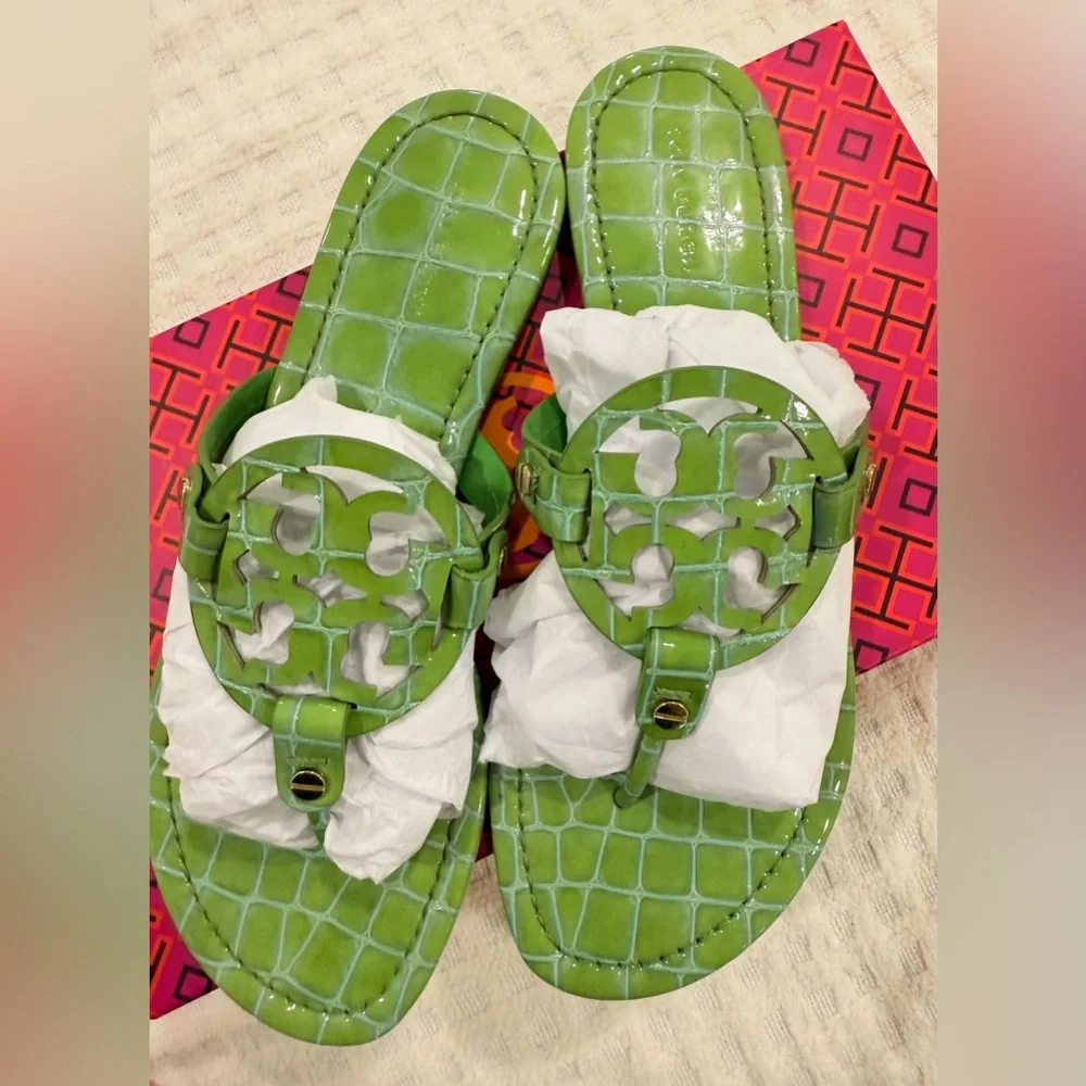 Tory Burch Iconic Croc-Embossed Leather Sandals in Jolly Green, LIKE-NEW! - Picture 4 of 11
